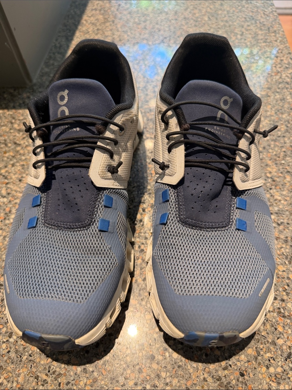 On Cloud Sneakers women size 8.5